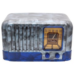 Delco R-1150 Art Deco 1939 Tube Radio With Swirled Catalin Blue Colors