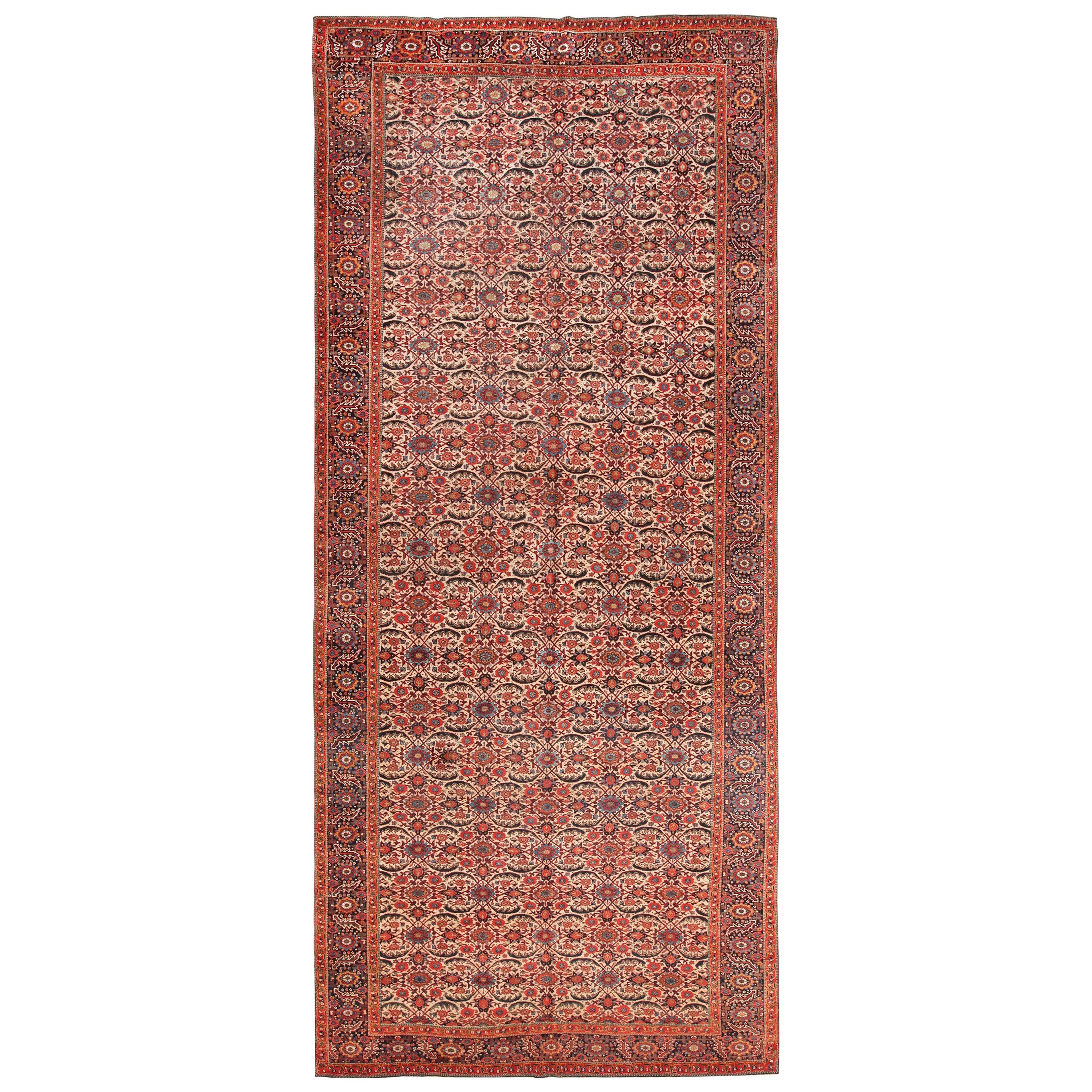 Tapis persan ancien Bidjar. 8 pieds 7 po. x 19 pieds 6 po. en vente
