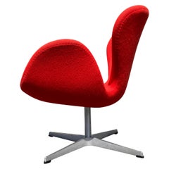 Original Swan Chair by Arne Jacobsen for Fritz Hansen, Red Fabric, 2002