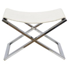 Banco Vintage Cromado Sobre Estructura De Acero En X Con Asiento Tapizado En Boucle Blanco