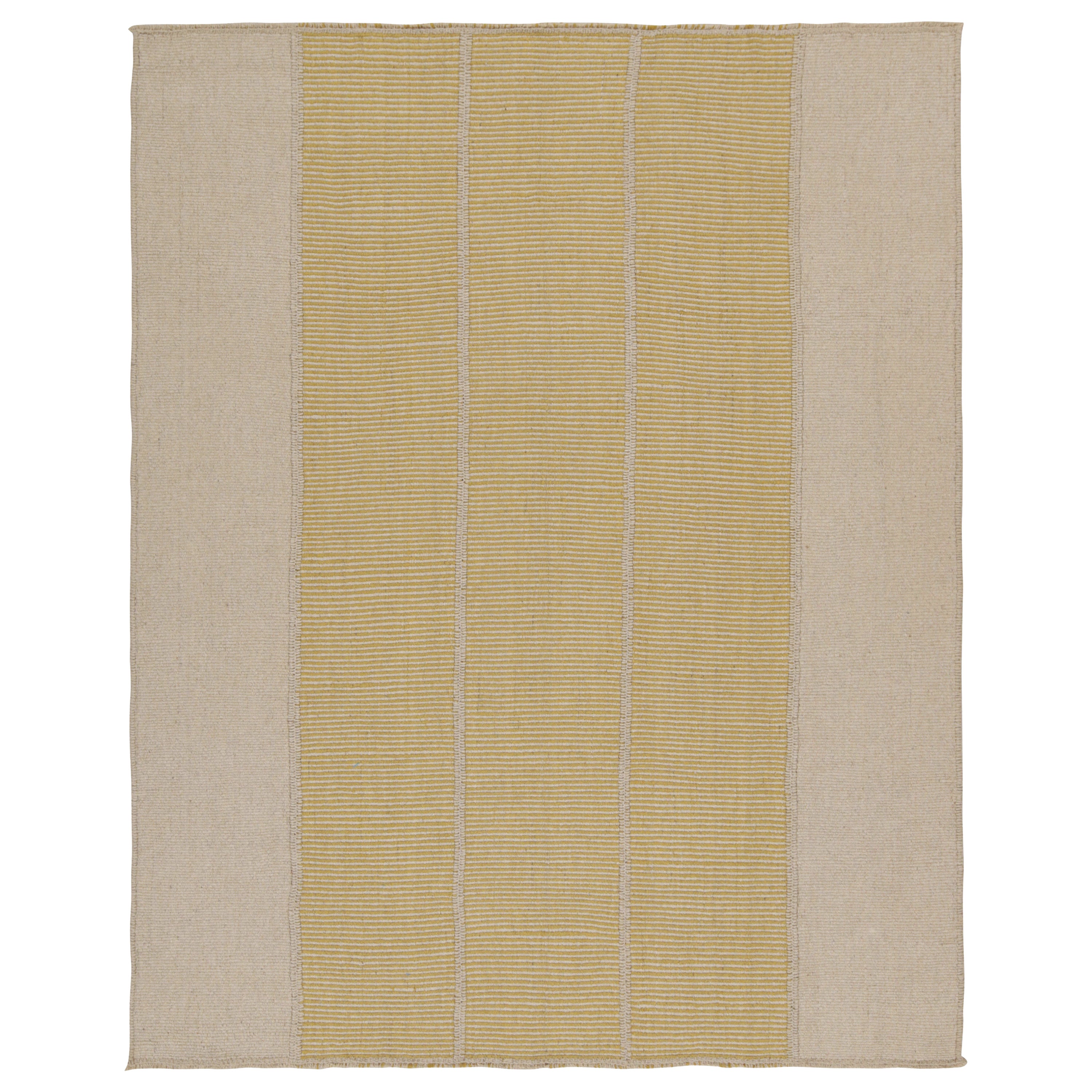 Rug & Kilim's Contemporary Kilim in Beige and Gold Stripes (Kilim contemporain à rayures beige et or)  en vente