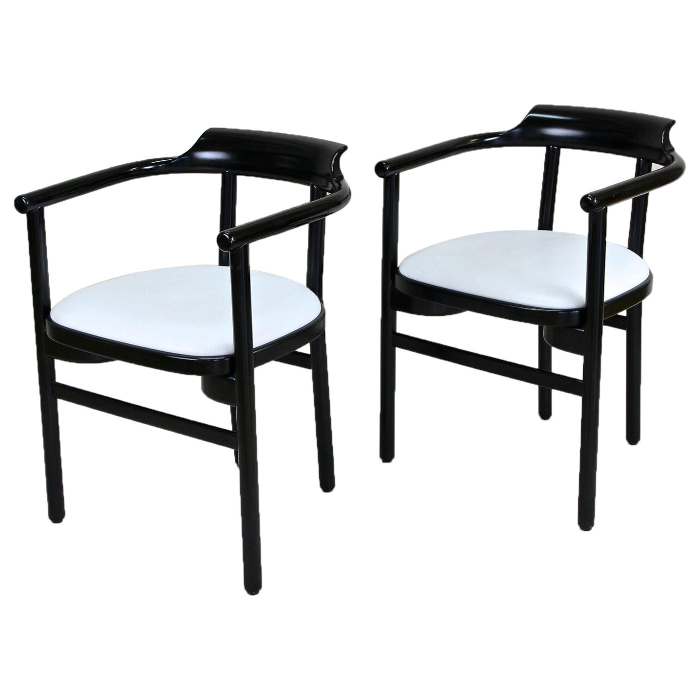 Paar schwarze Sessel mit weißer Lederpolsterung von Thonet, um 1980 im Angebot