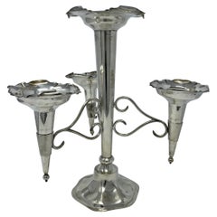 Antico vaso floreale inglese placcato in argento