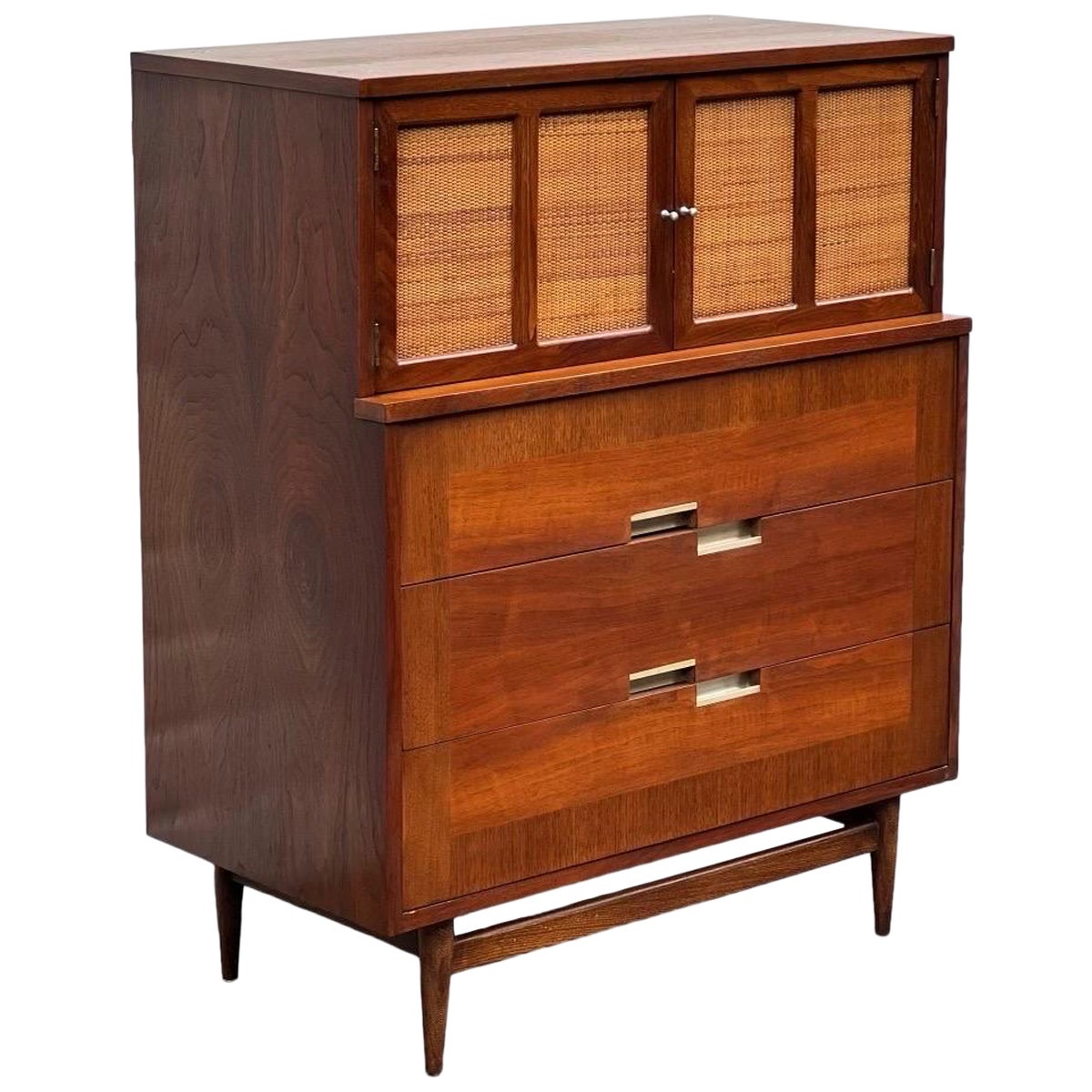 Vintage Mid-Century Modern Dresser by American Martinsville Dovetail Drawers  For Sale