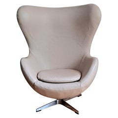 Arne Jacobsen Egg Chair 