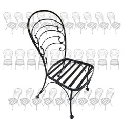 Ensemble de 30 chaises en fer noir de style café français restauré