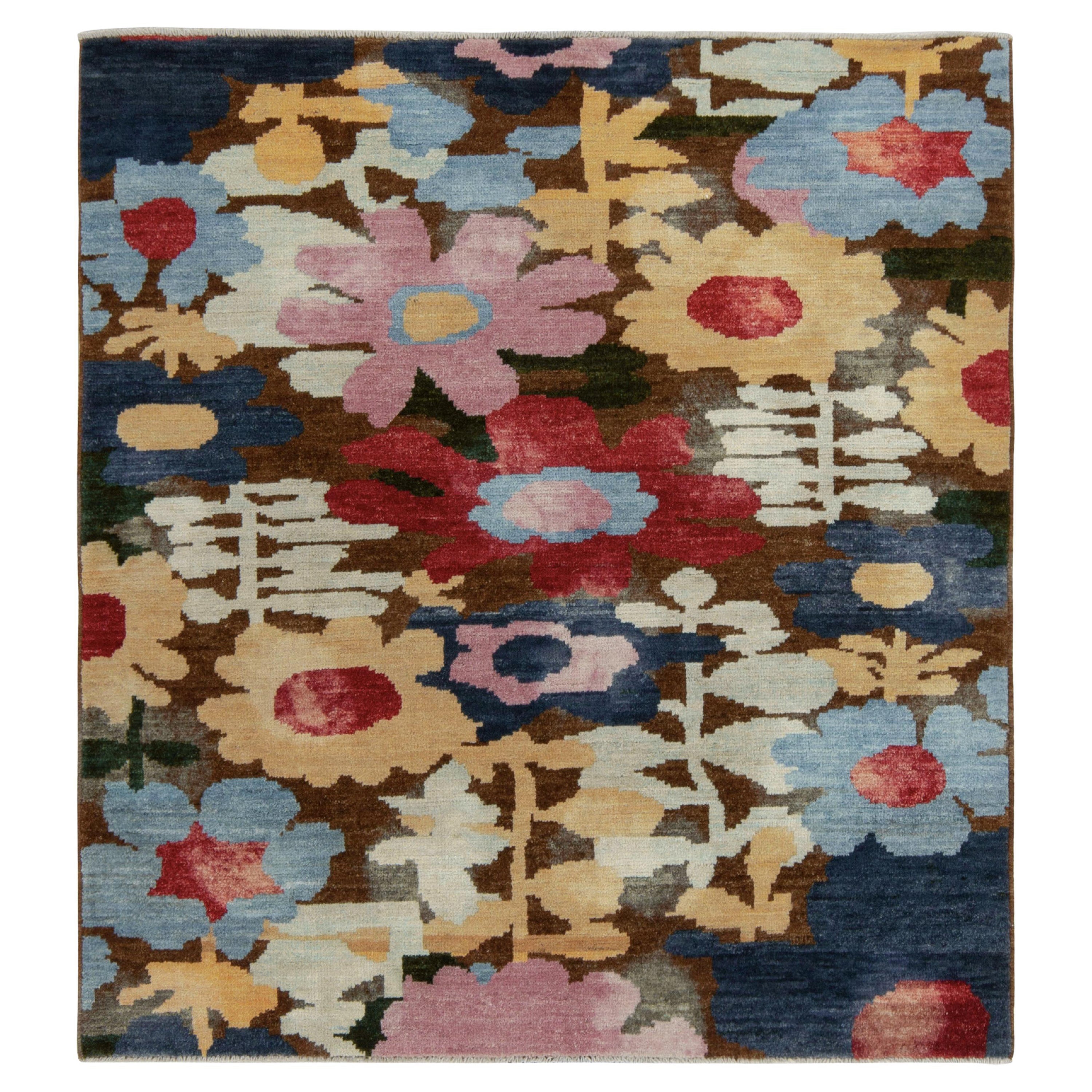 Rug & Kilim's Contemporary Teppich in Multicolor mit Blumenmuster im Angebot