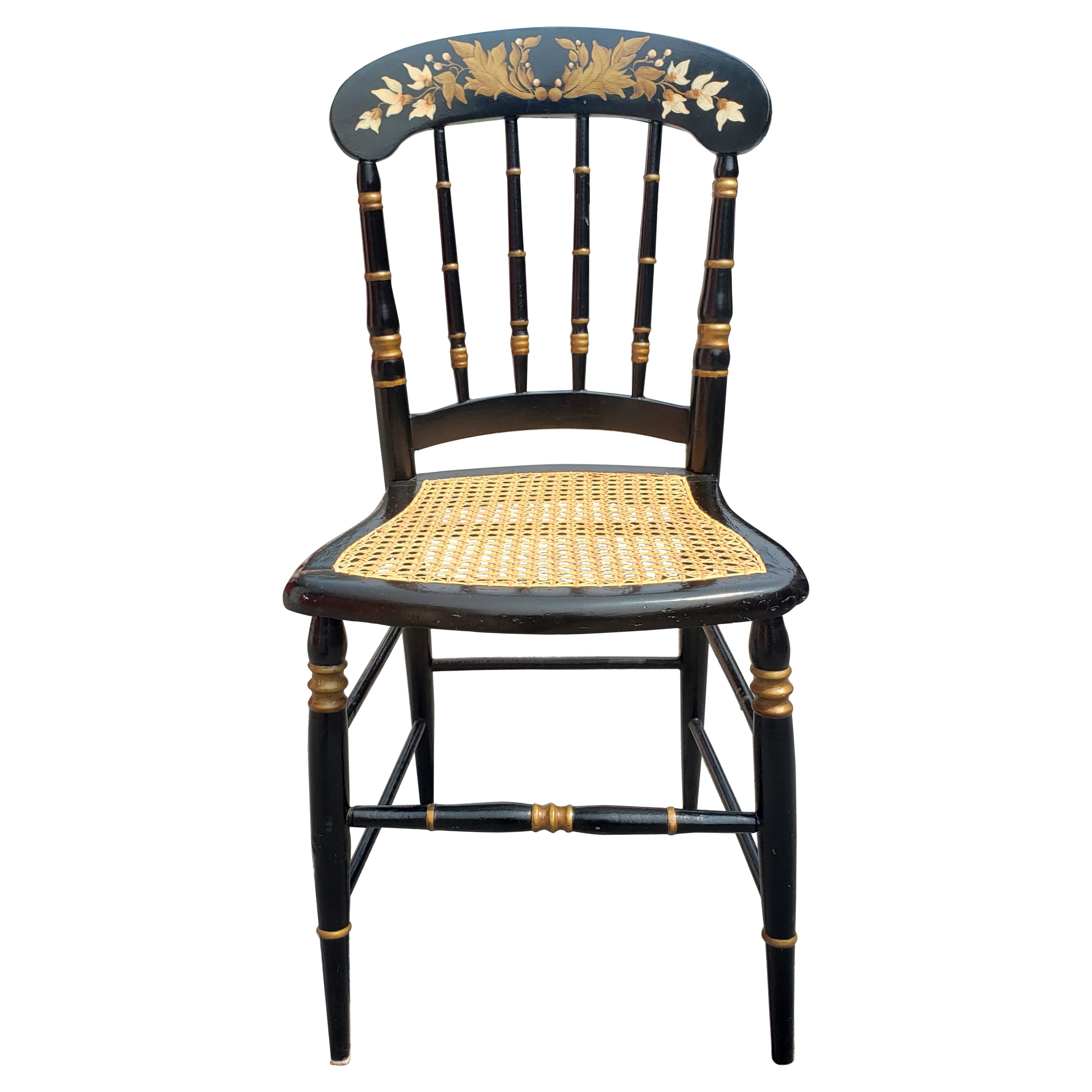 Ebonisierter und paketvergoldeter Beistellstuhl mit Rohrsitz aus dem späten 19.