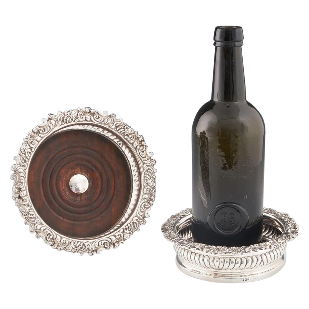 Paire de sous-verres à vin en argent sterling Sheffield, 1821 en vente