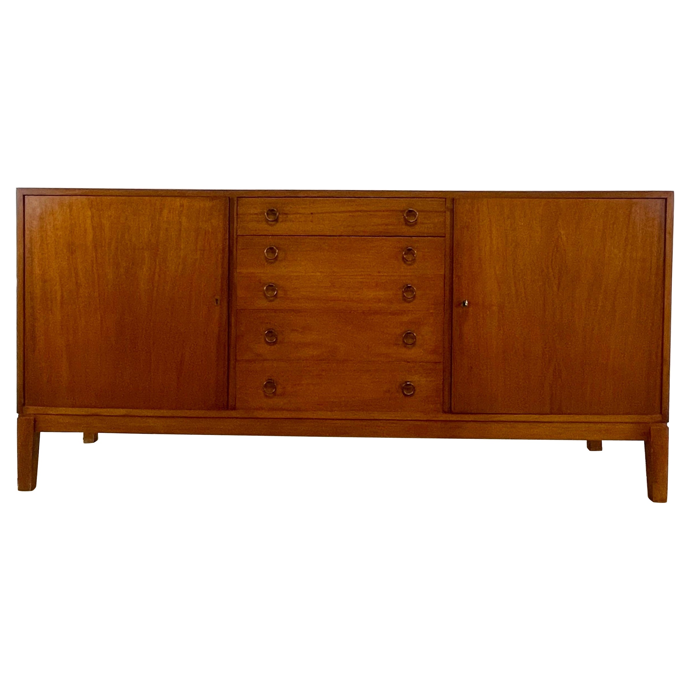 Buffet danois du milieu du siècle Hvidt & Mølgaard 1940s en vente