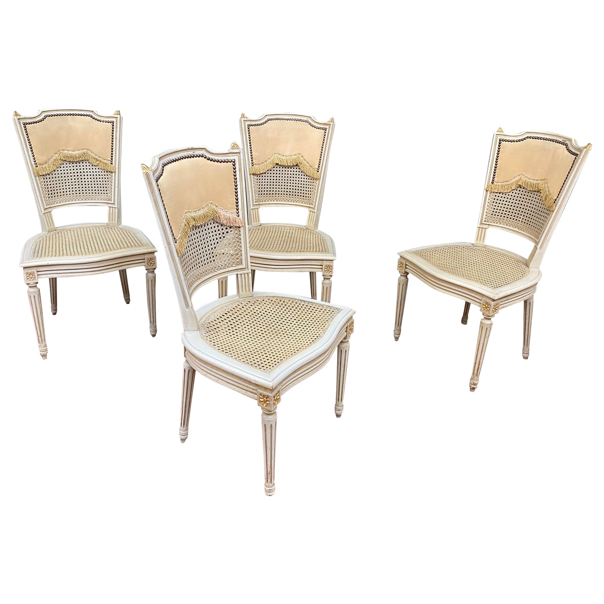 Satz von vier Stühlen im Louis-XVI-Stil um 1950 im Angebot