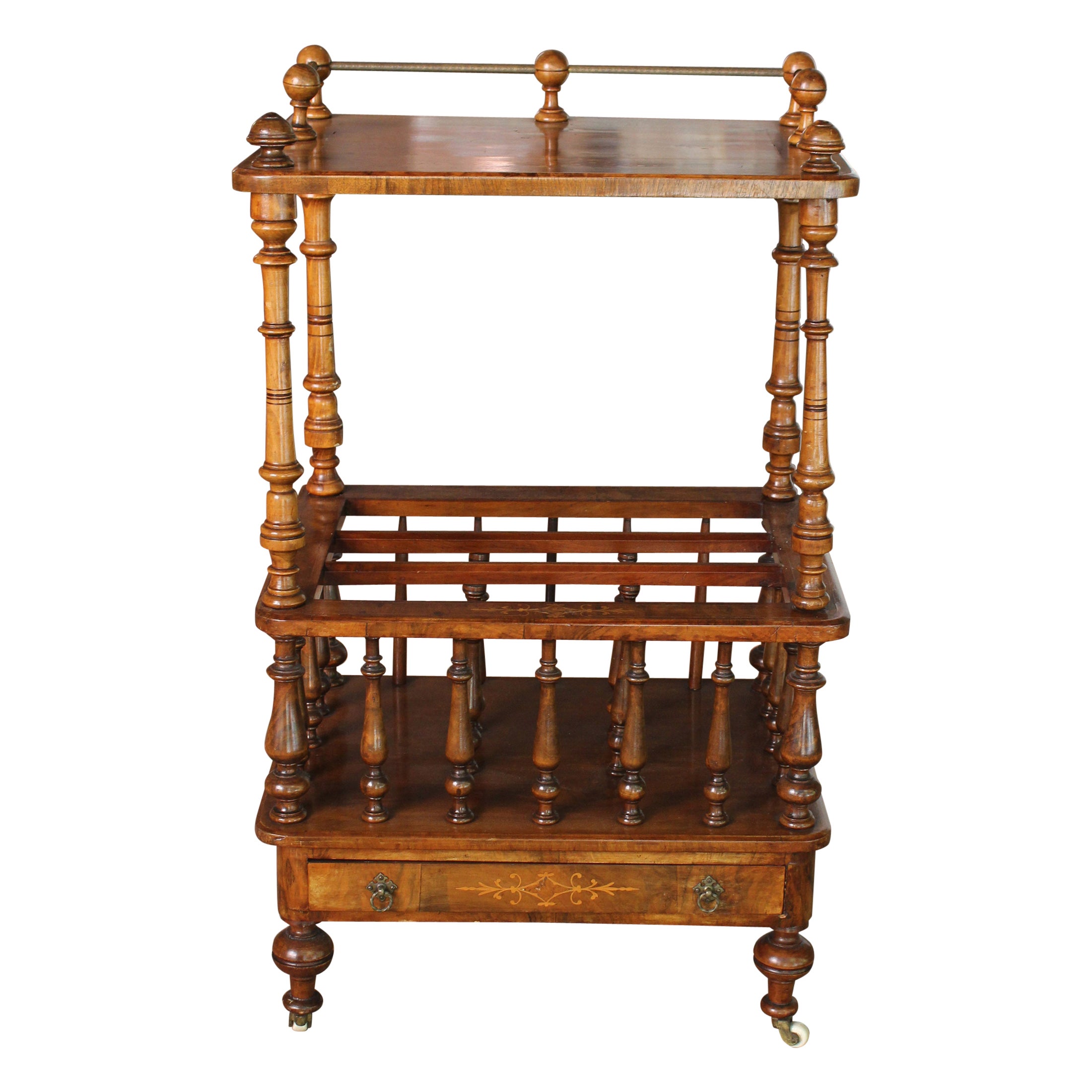 CIRCA 1865-85 Canterbury Stand Tisch aus Nussbaum mit Wurzelholz im Angebot