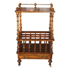 Vers 1865-85 Table de Stand Canterbury en ronce de noyer