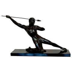 Art-Déco-Krieger Javelin-Überwurf aus Bronze von P. Hugonnet, Frankreich 1930er Jahre