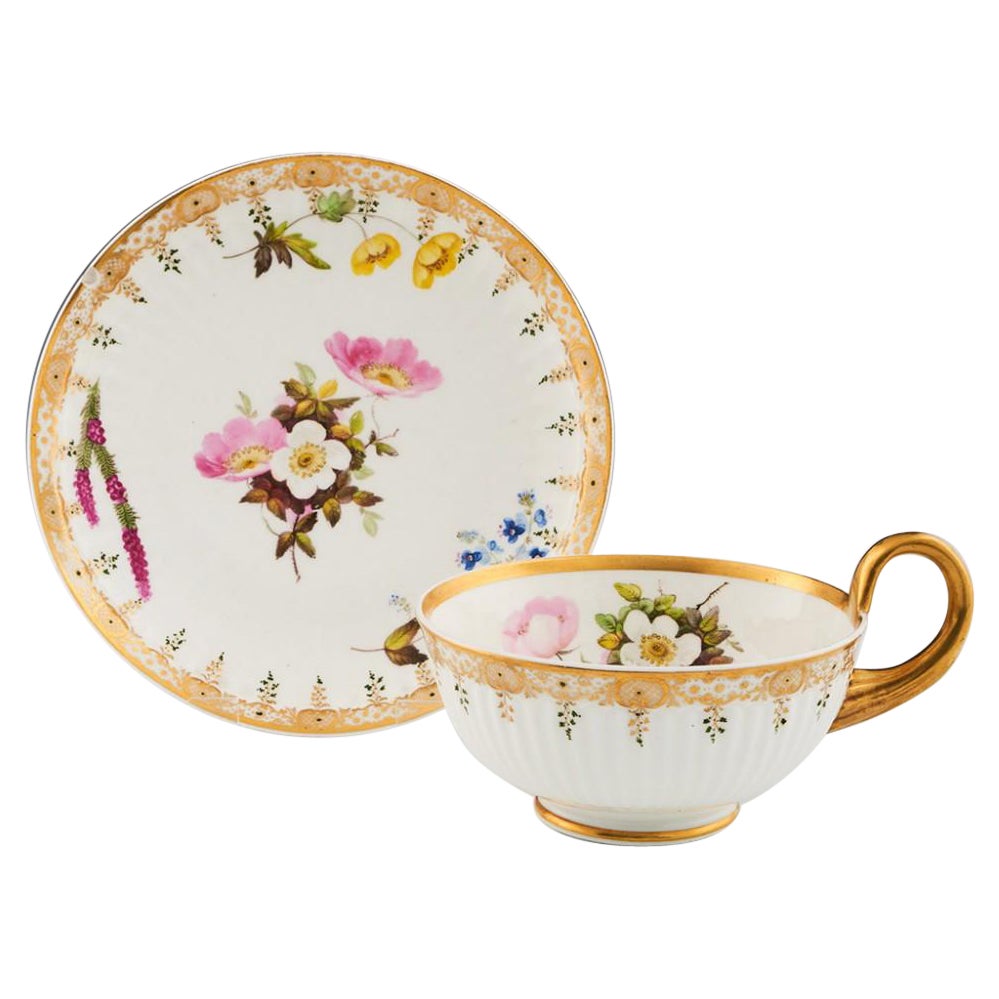 Swansea Porcelain geriffelte Frühstückstasse und Untertasse, um 1816 im Angebot