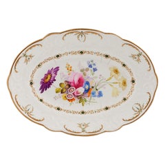 Eine ovale Schale aus Swansea Porcelain, um 1820