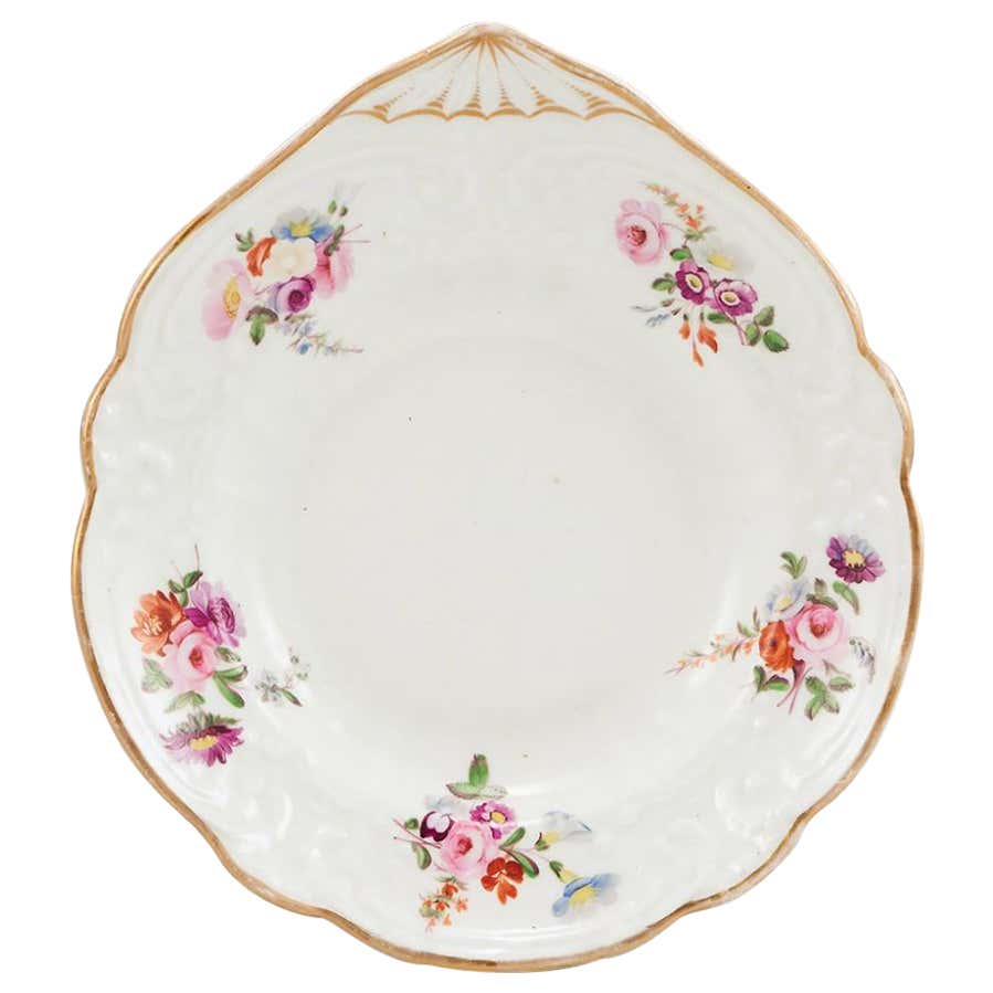 A Nantgarw Porcelain Shell Shaped Dish, c1820 For Sale at 1stDibs