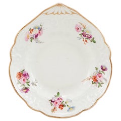 Plat en forme de coquille en porcelaine de Nantgarw, vers 1820
