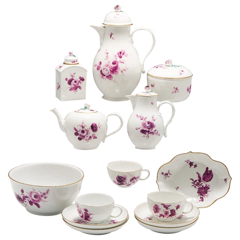 „Hausmaler“ Tee- und Kaffeeservice aus Porzellan aus der Meissener Dot Periode, 1763-74