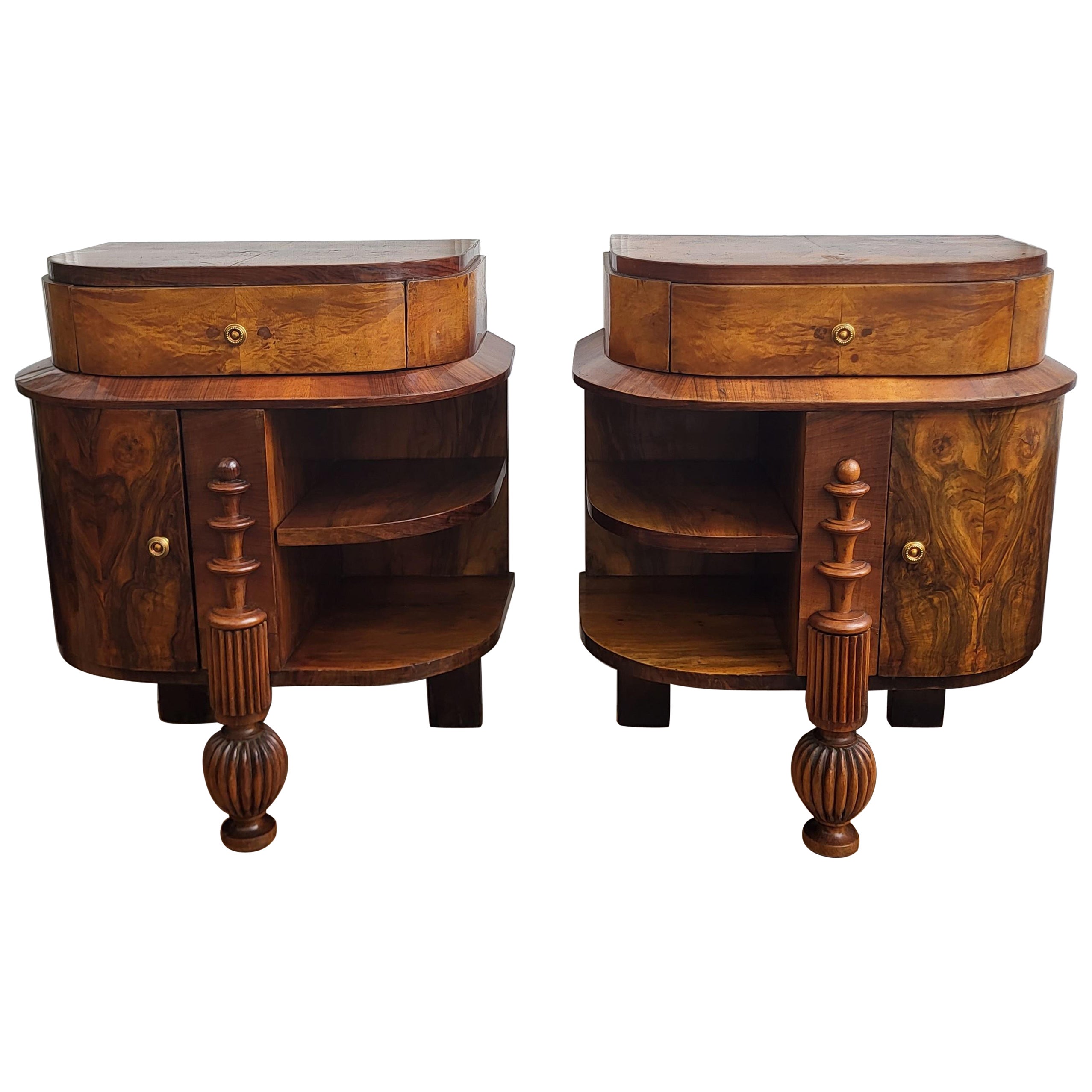 Pair of Italian Art Deco Night Stands Bed Side Tables in Burl Walnut