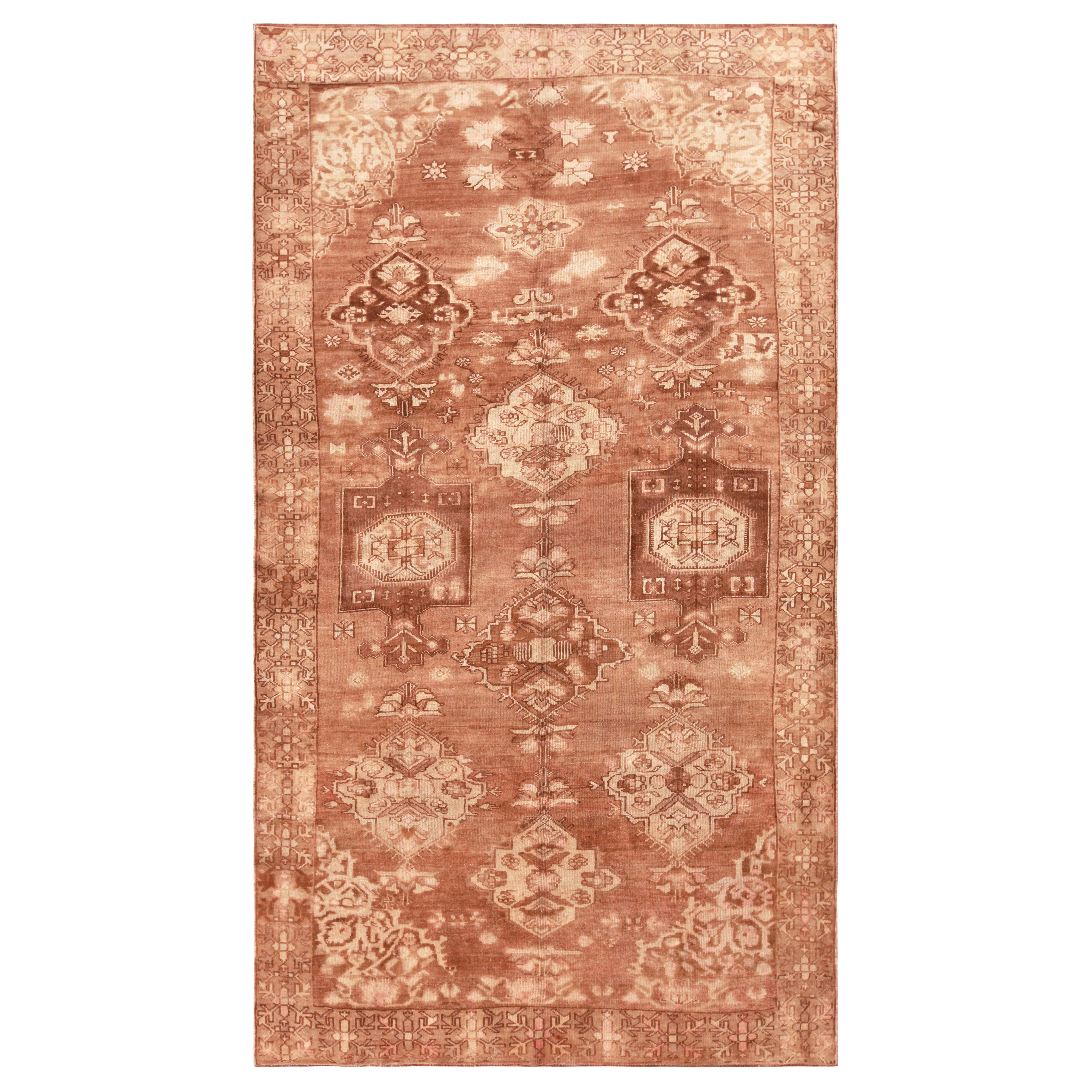 Kars-Teppich aus der Türkei. Größe: 6 Fuß 8 Zoll x 11 Fuß 3 Zoll