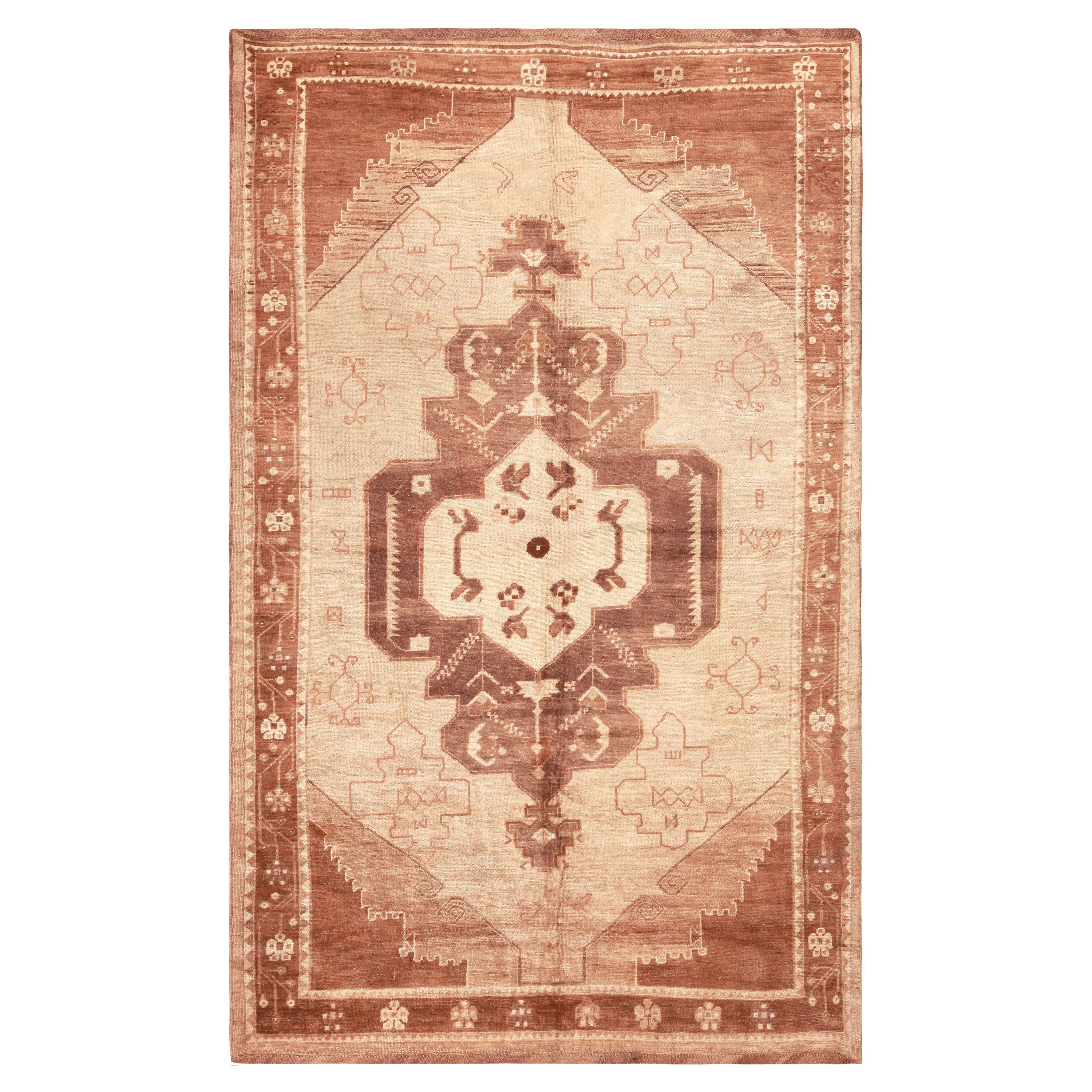 Türkischer Kars-Teppich im Vintage-Stil. 6 ft x 9 ft 9 in im Angebot