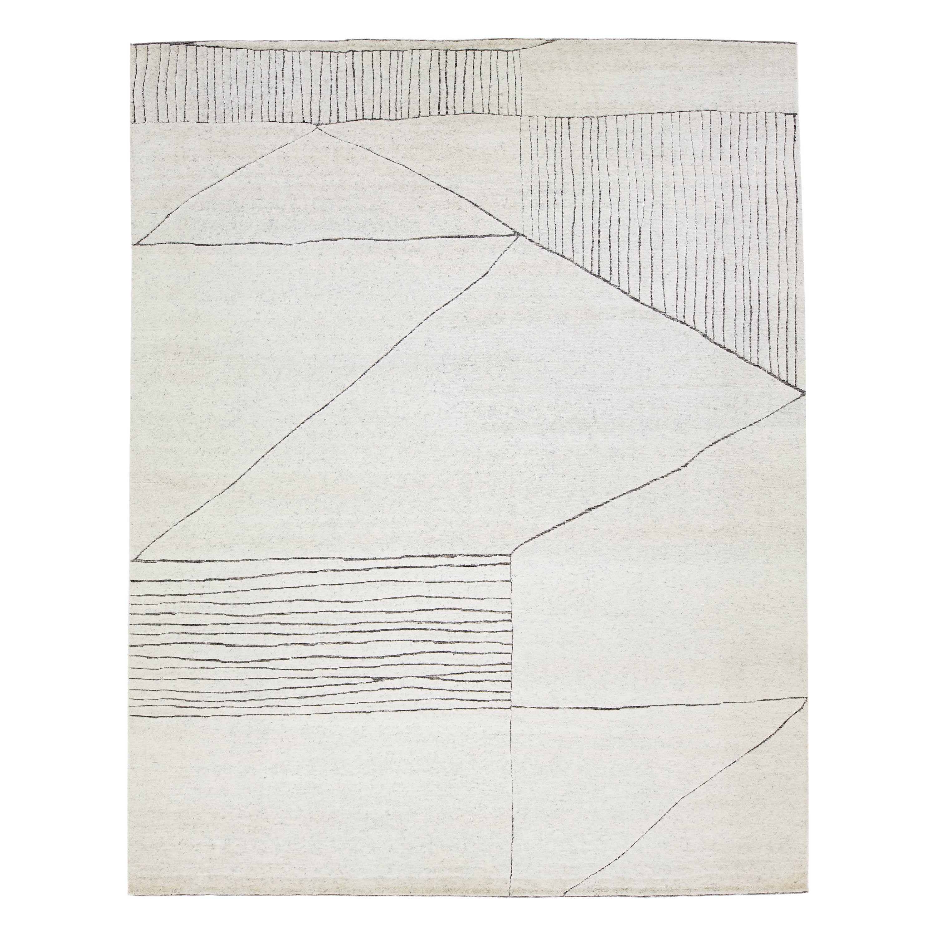Tapis moderne en laine ivoire de style marocain avec motif abstrait par Apadana