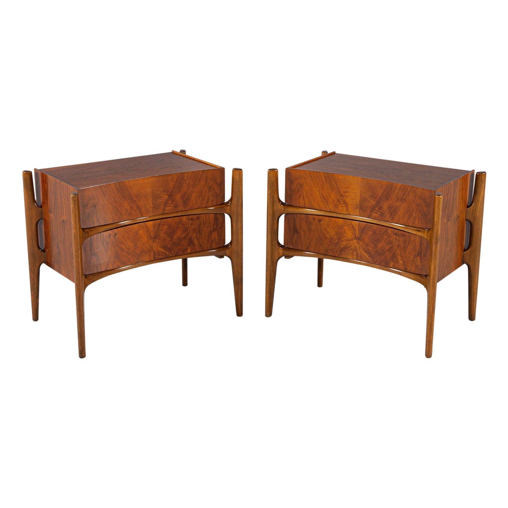 Pair of Mid-Century Modern Curved Nightstands by William Hinn, circa 1950s For Sale