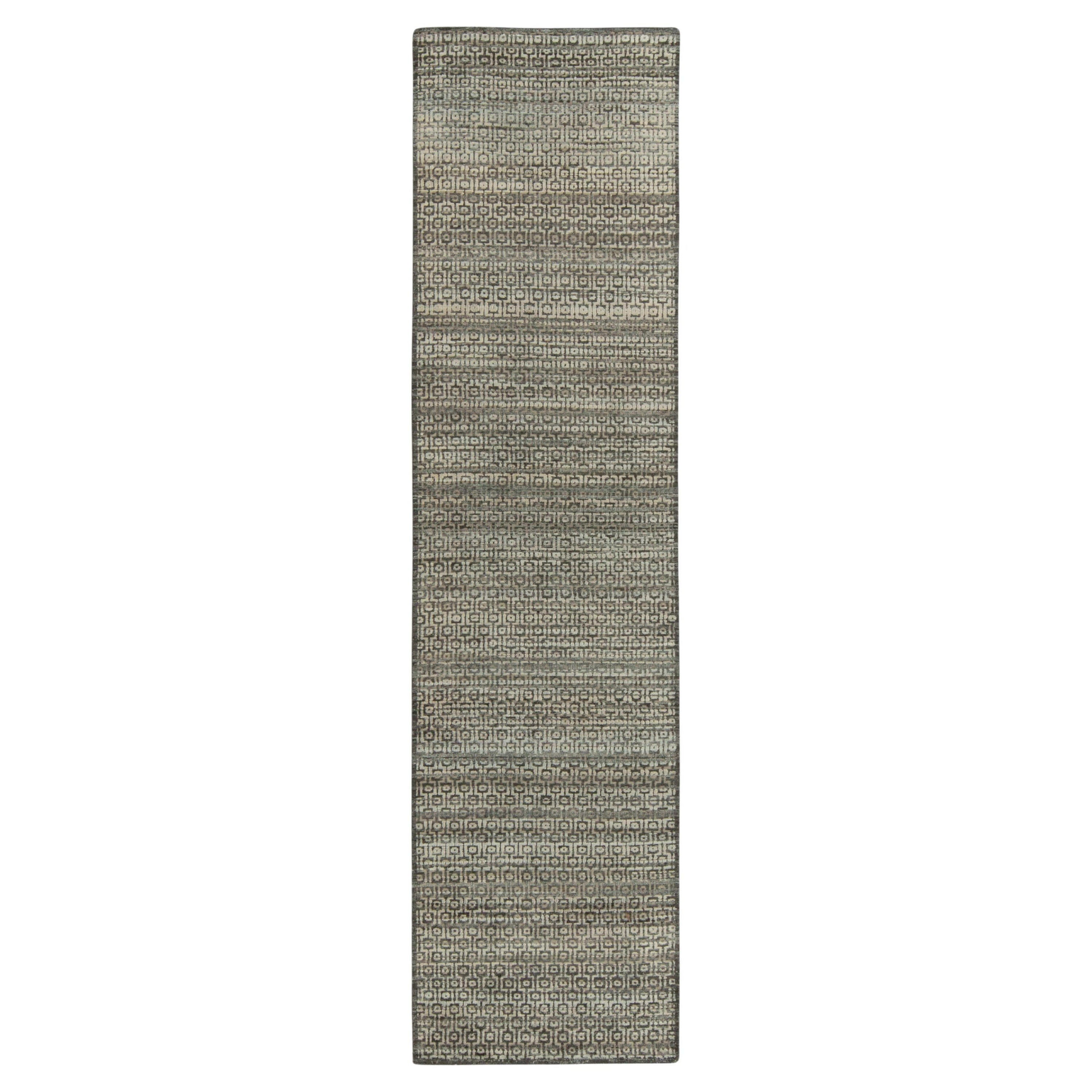 Rug & Kilim’s Contemporary Runner in Grey and Beige Geometric Pattern