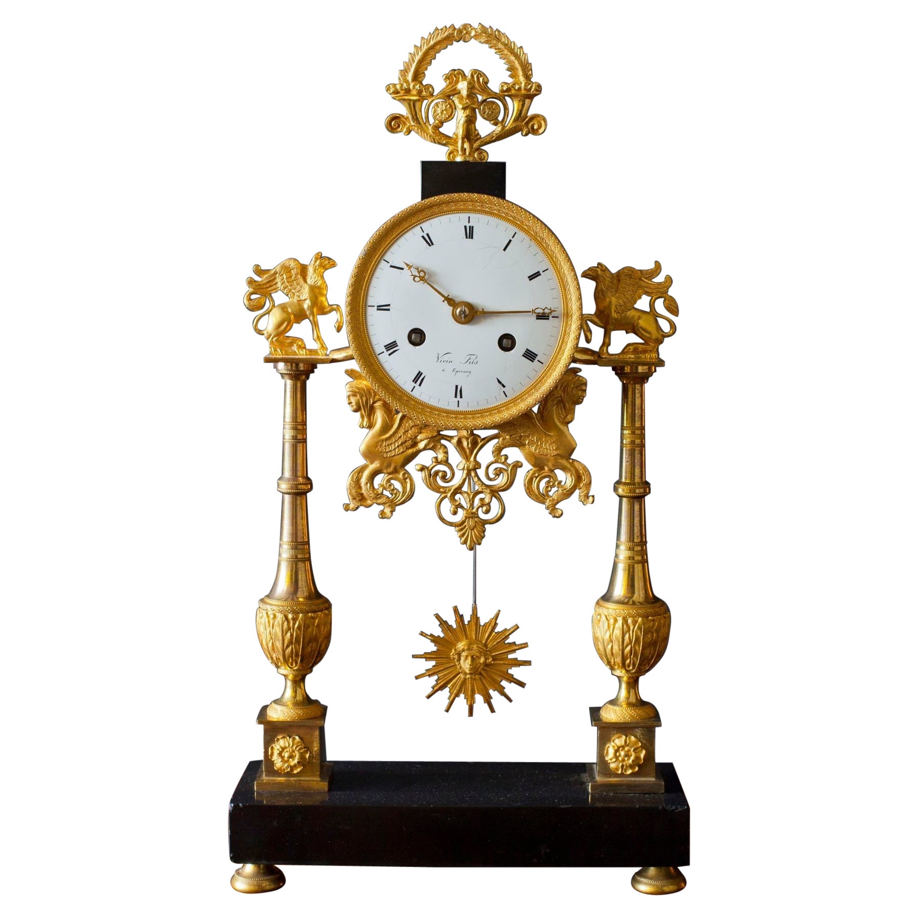 Horloge de cheminée à pilier en marbre Directoire français
