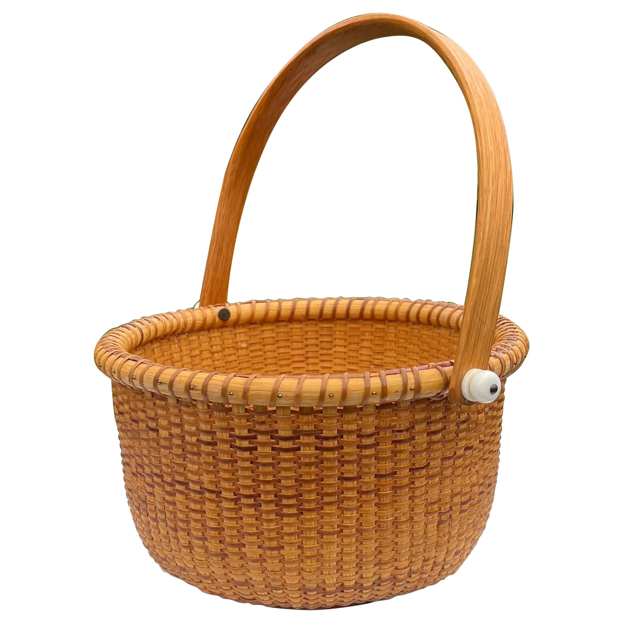 Vintage Woven Wicker Nantucket Handled Basket For Sale
