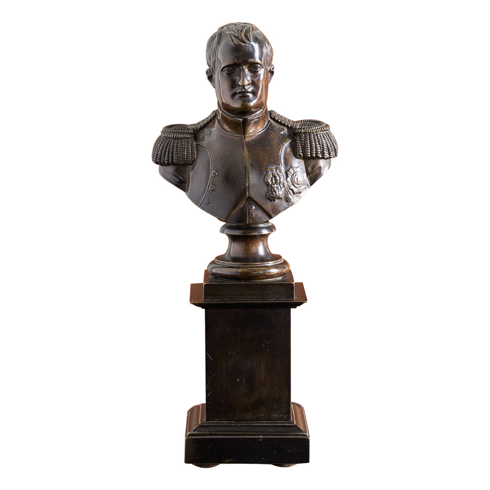 Bronze du 19e siècle représentant Napoléon Bonaparte en vente