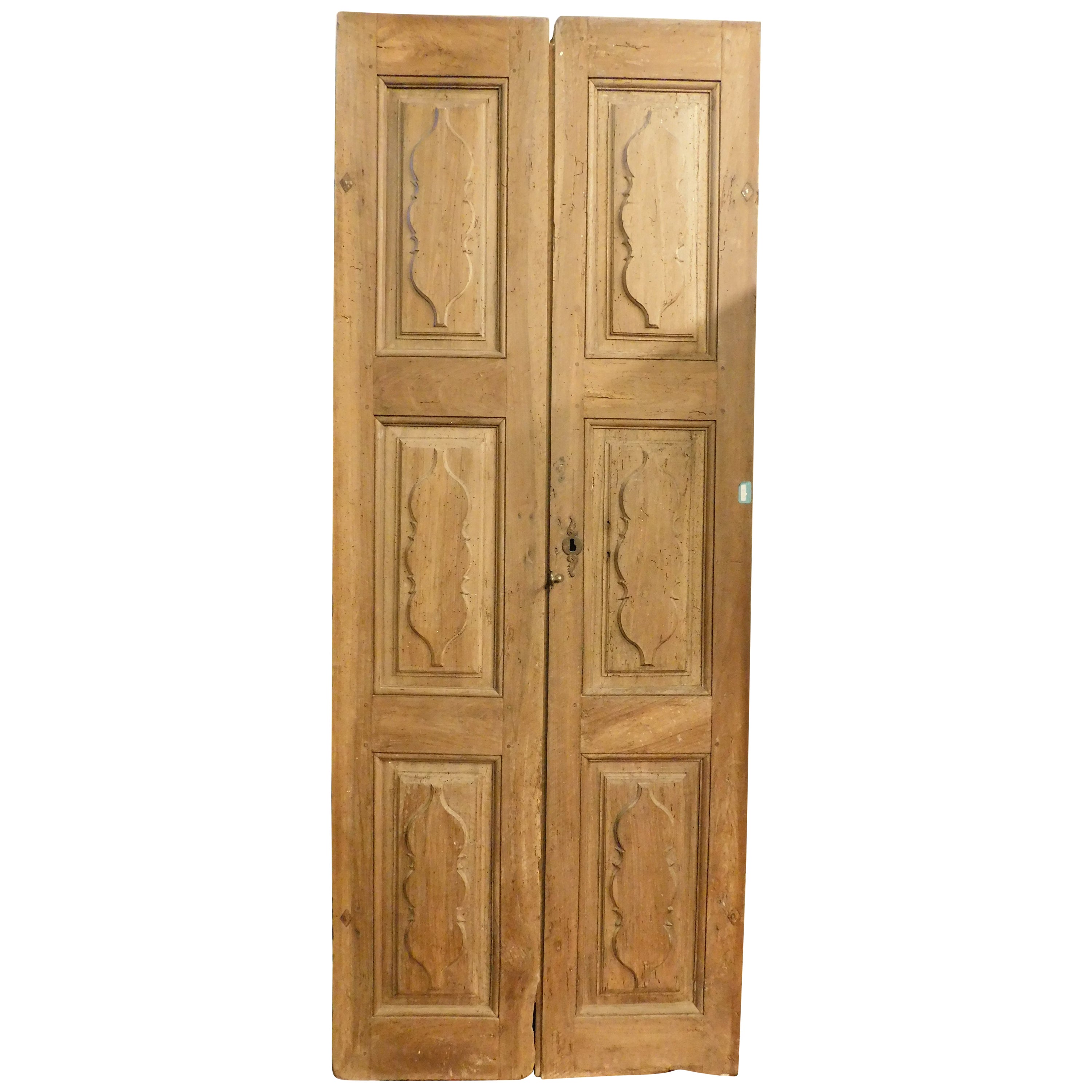 Double wing door, carved in walnut, 18th century, Italy For Sale