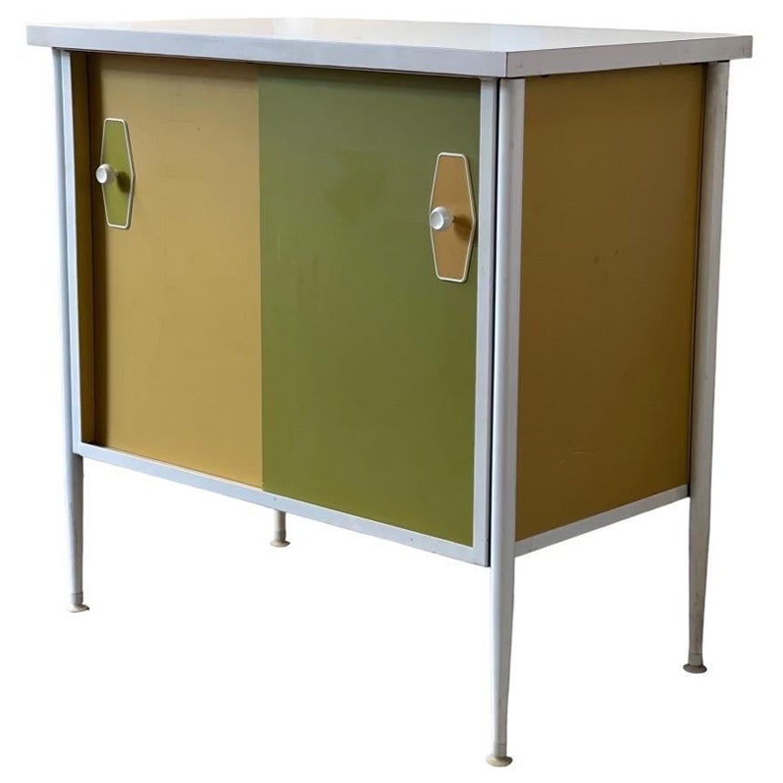 Vintage Mid-Century Modern-Plattenschrank mit abnehmbarem Regal, Stahlrahmen, Mid-Century Modern