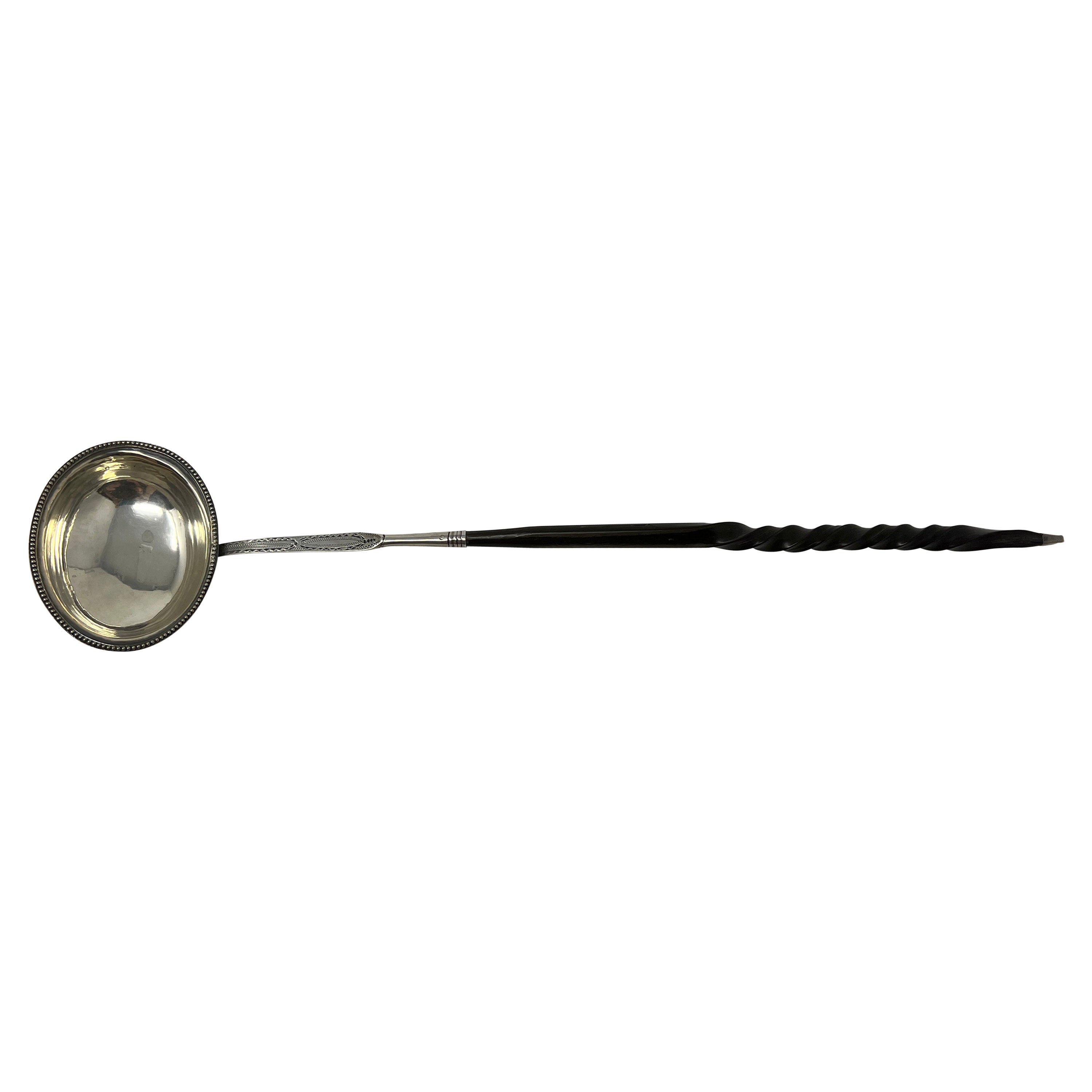 Cuillère à gobelet en argent géorgienne ancienne Hester Bateman, vers 1790 en vente