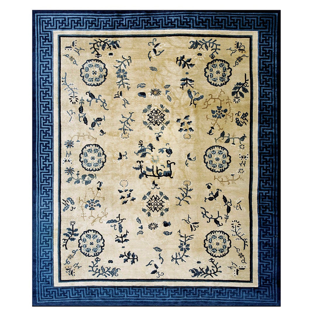 Pekinger Teppich des frühen 20. Jahrhunderts ( 8'2" x 9'8" - 250 x 295") im Angebot
