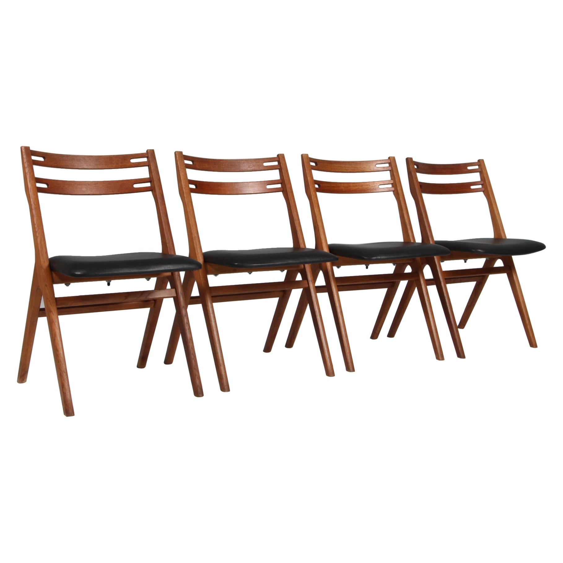 Edmund Jørgensen set of four dining chairs, oak and teak For Sale