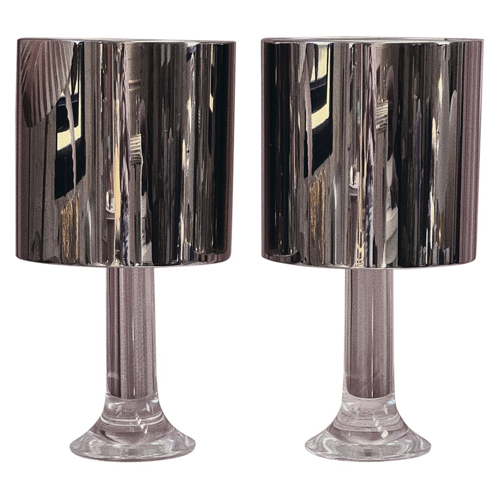 Harvey Guzzini paire de lampes de table en lucite et acier des années 1970