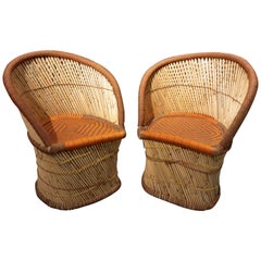 Ein Paar handgefertigte Sessel aus Jute und Seilen