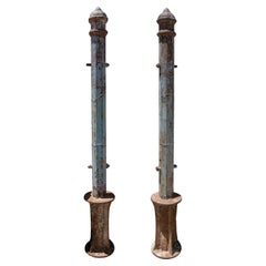 Ein Paar dekorative Gusseisensäulen des 19. Jahrhunderts mit Originalgemälde