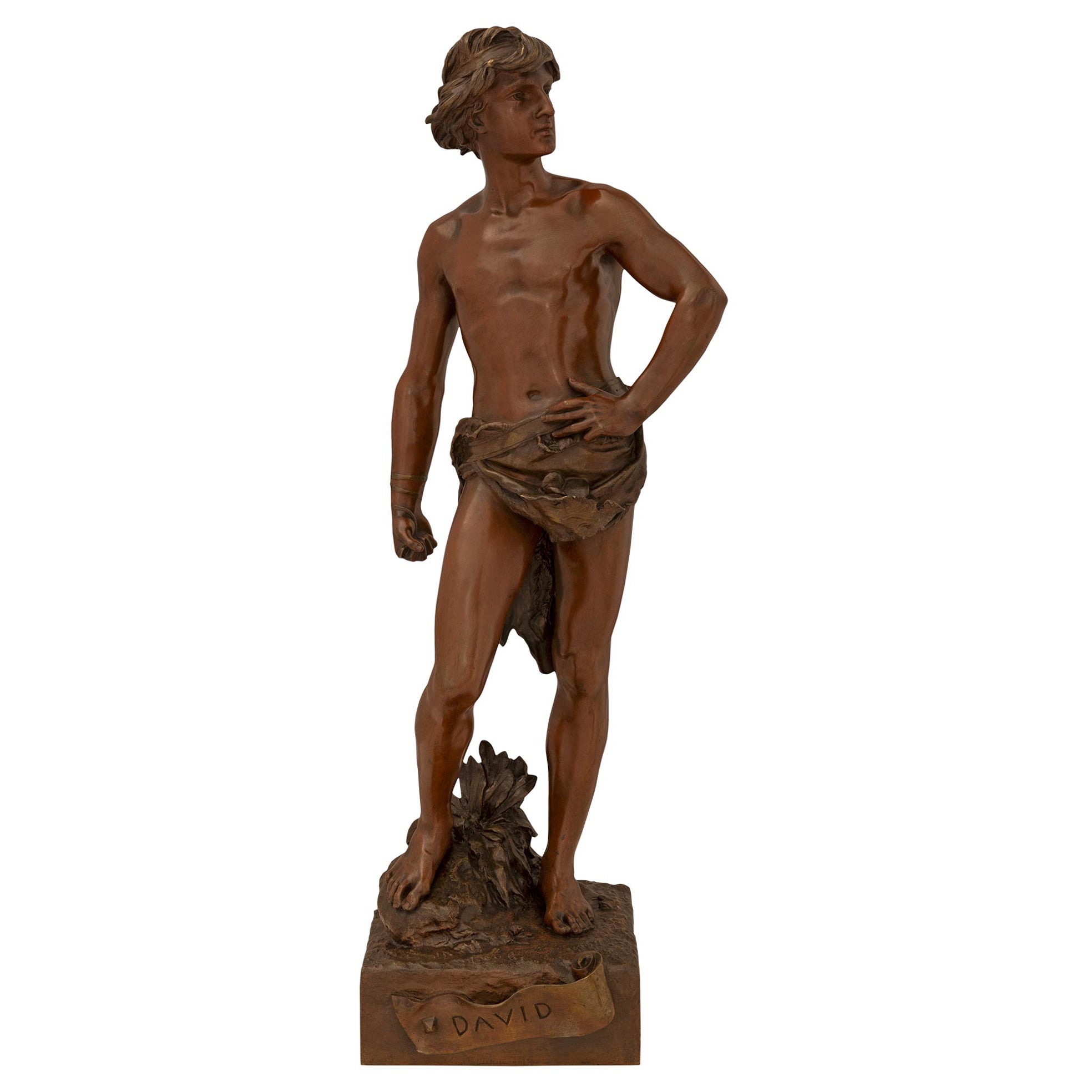 Statue française du 19ème siècle en bronze patiné d'un jeune David signée A Gaudez