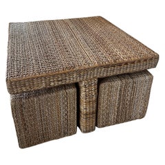 Table basse vintage Palm Beach Seagrass avec 4 tabourets 