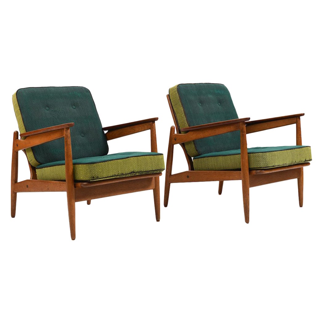 Early 1950s Danish Pair of Easychairs in Oak and Teak For Sale