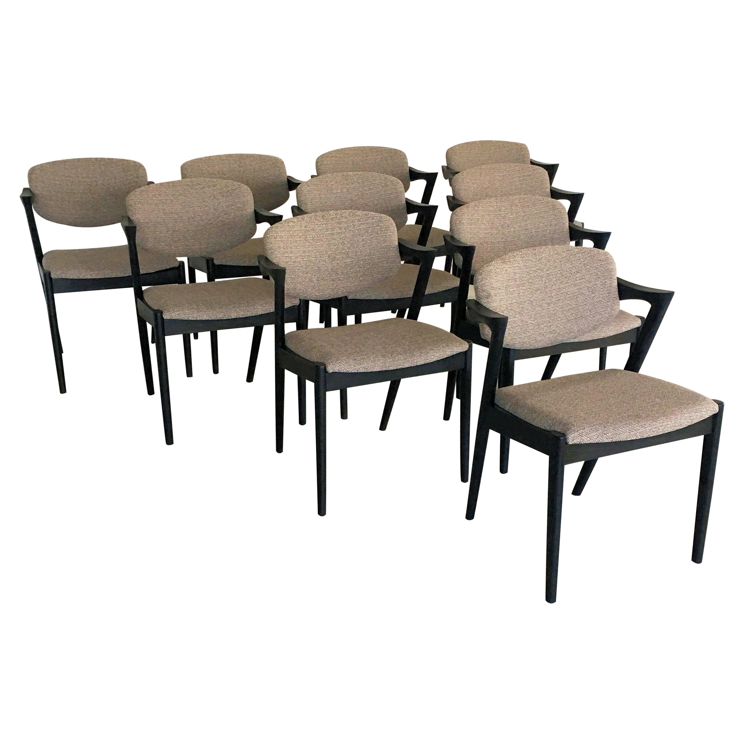 Six chaises de salle à manger Kai Kristiansen restaurées et ébénisées, tapissées sur mesure incluses