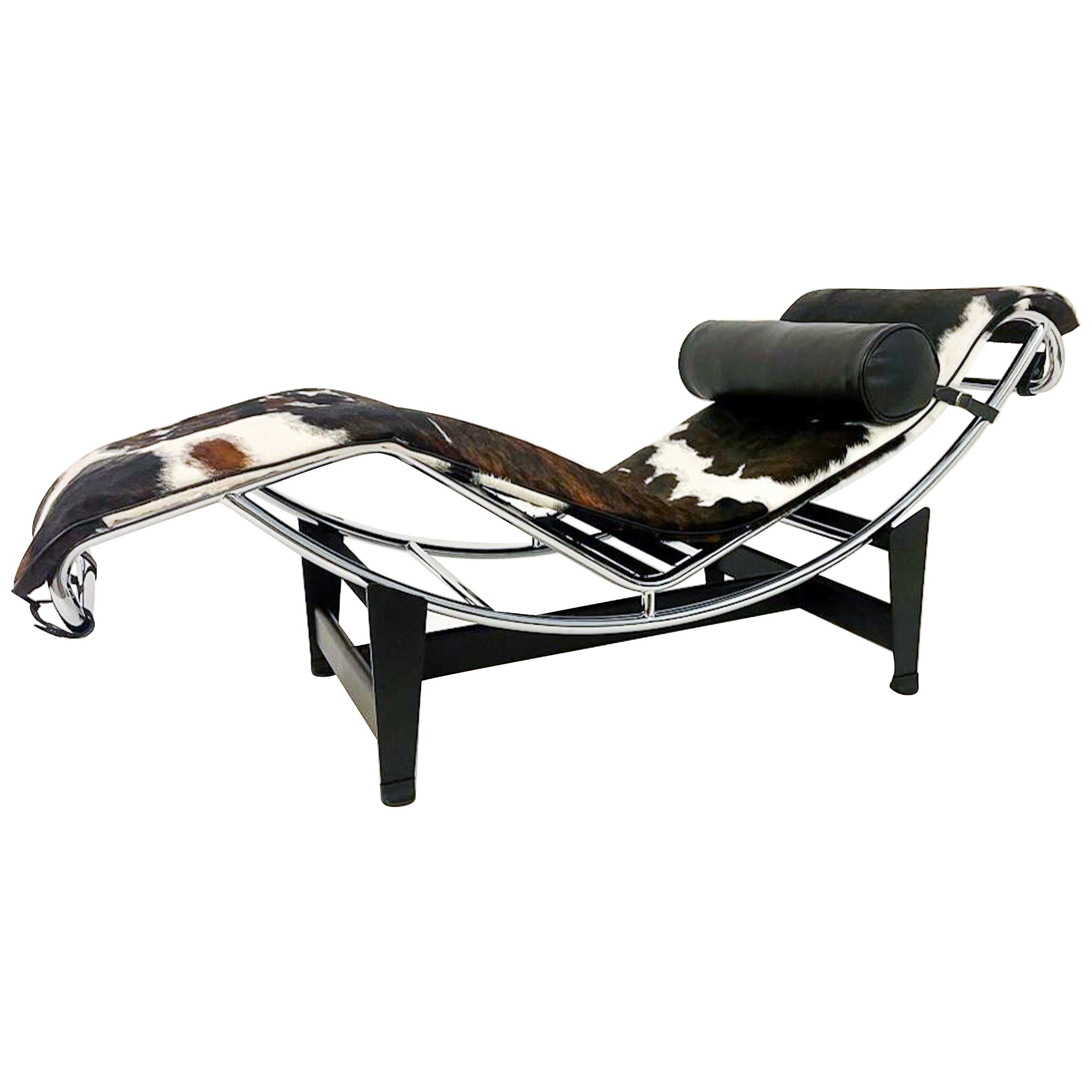 Le Corbusier Lounge Chair LC4 , Black Leather For Cassina, Italy, 2010 For Sale