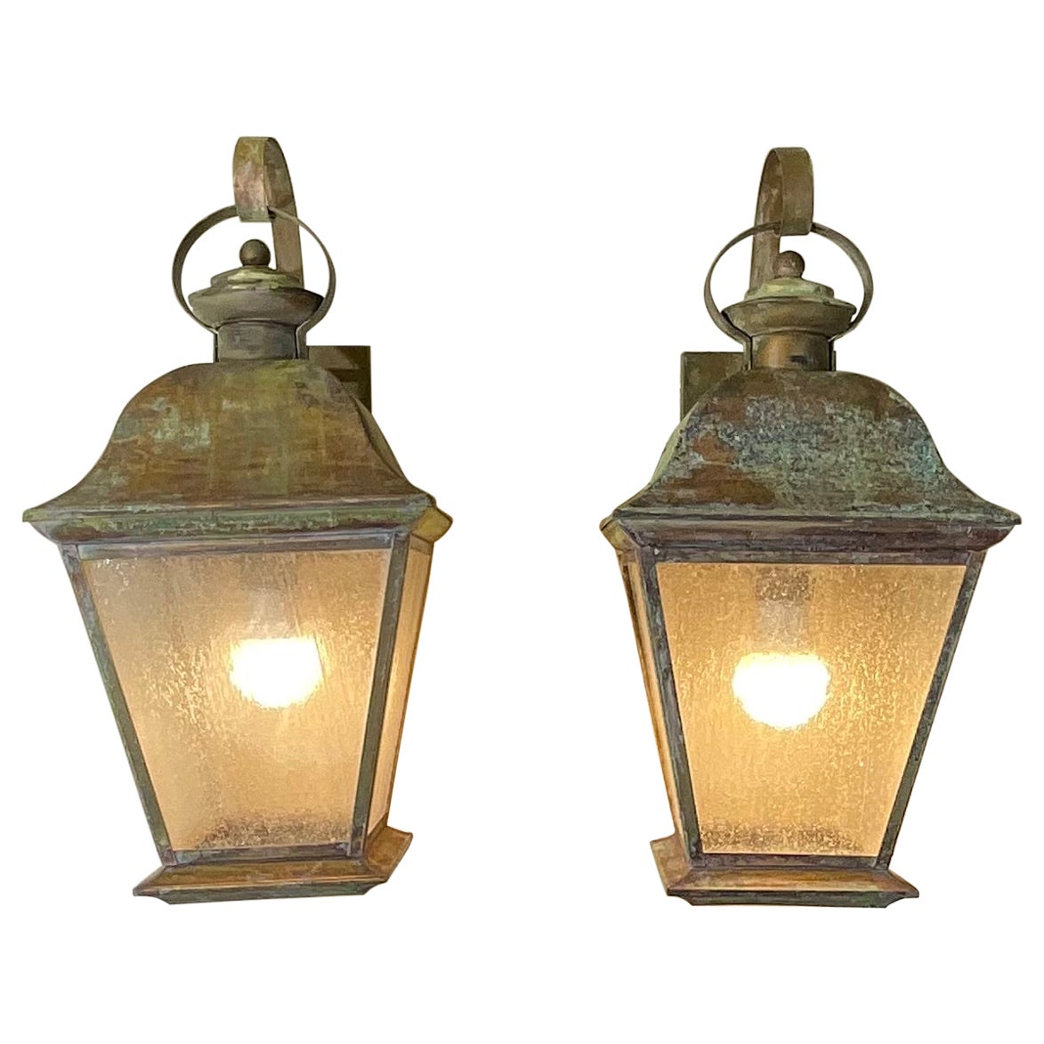 Pair of Handcrafted Solid Brass Vintage Wall Lantern For Sale at 1stDibs