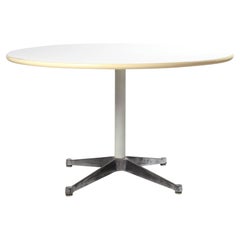 Tavolo da pranzo Base Contract di Charles and Ray Eames per Herman Miller