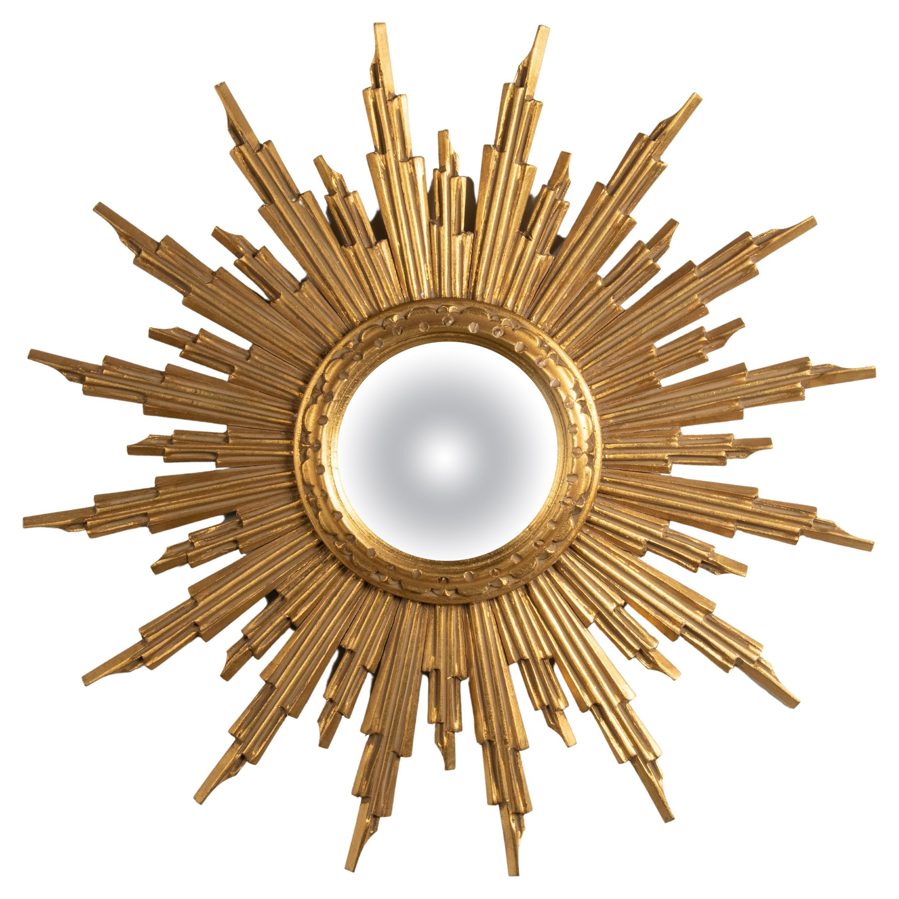 The Moderns Modern Gilded Wooden Carved Convex Sunburst Mirror (miroir ensoleillé convexe en bois doré)  en vente