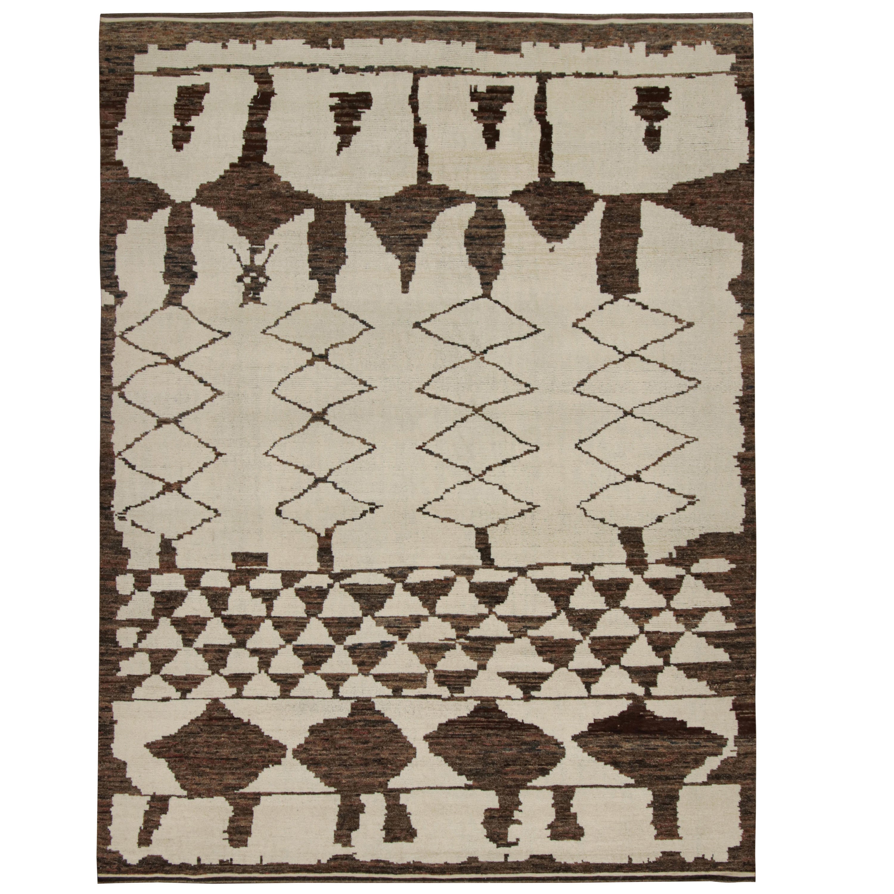 Rug & Kilim’s Modern Moroccan Style Rug in Beige and Brown Geometric Patterns For Sale