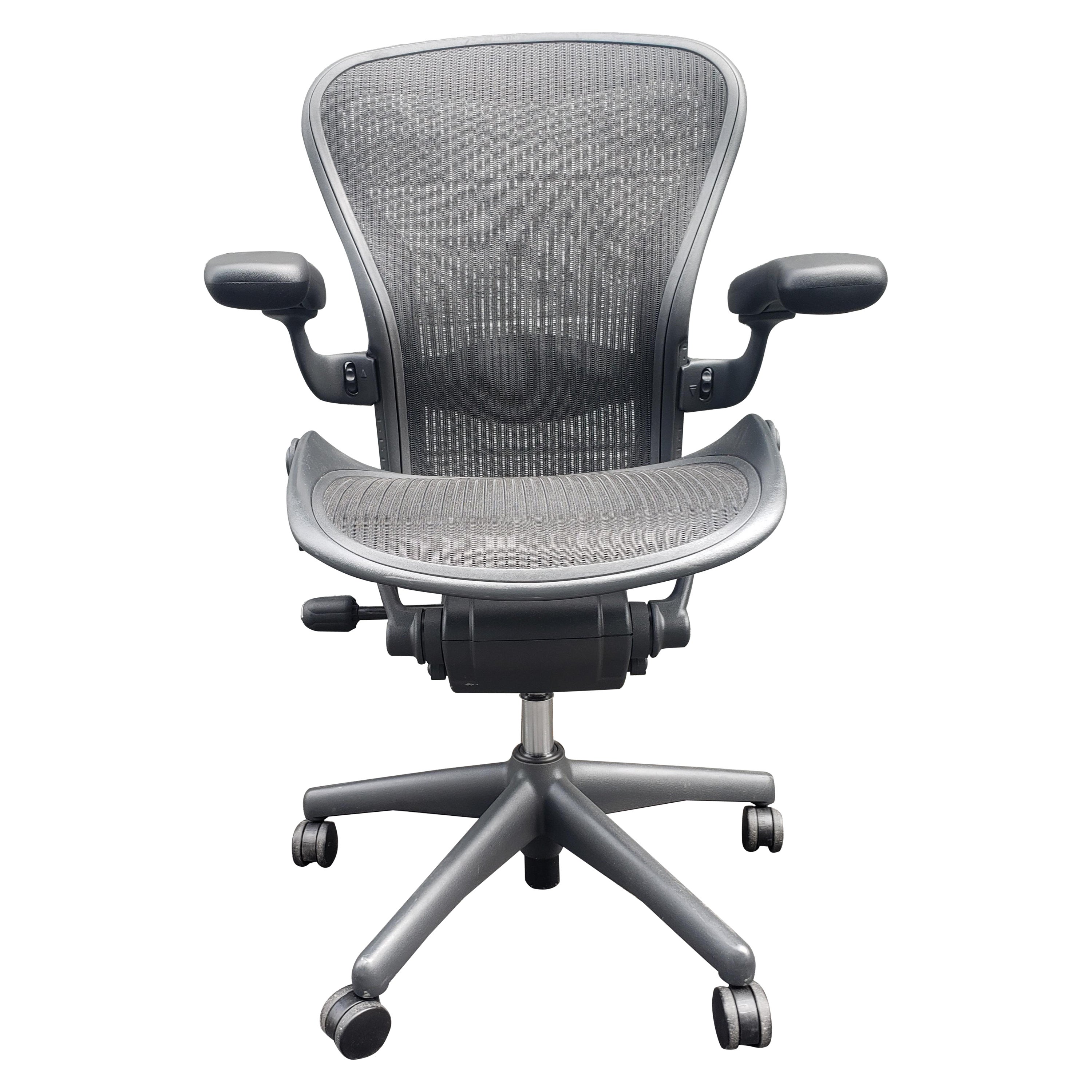 Original Herman Miller Fully Adjustable Classic Aeron Chair For Sale